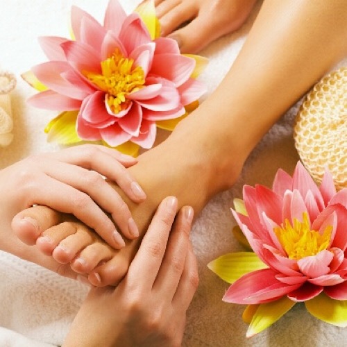 LUXE NAILS AND SPA - pedicure